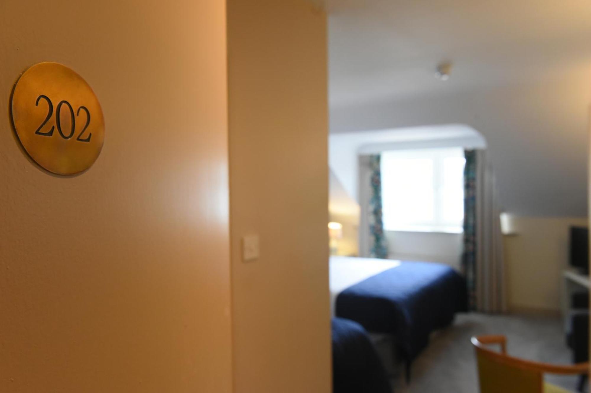 The Lough & Quay Accommodation Town Centre وارين بوينت المظهر الخارجي الصورة