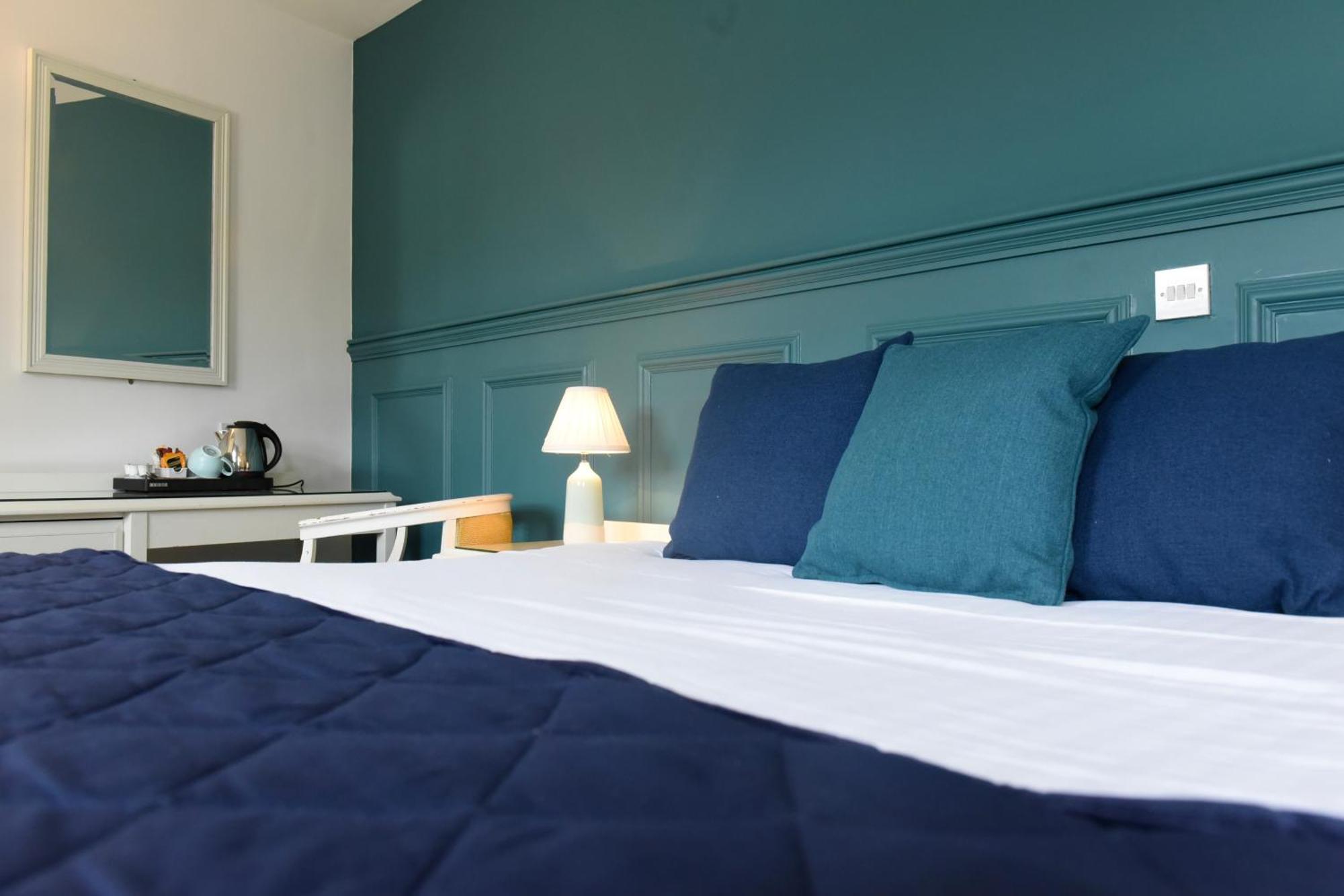 The Lough & Quay Accommodation Town Centre وارين بوينت المظهر الخارجي الصورة