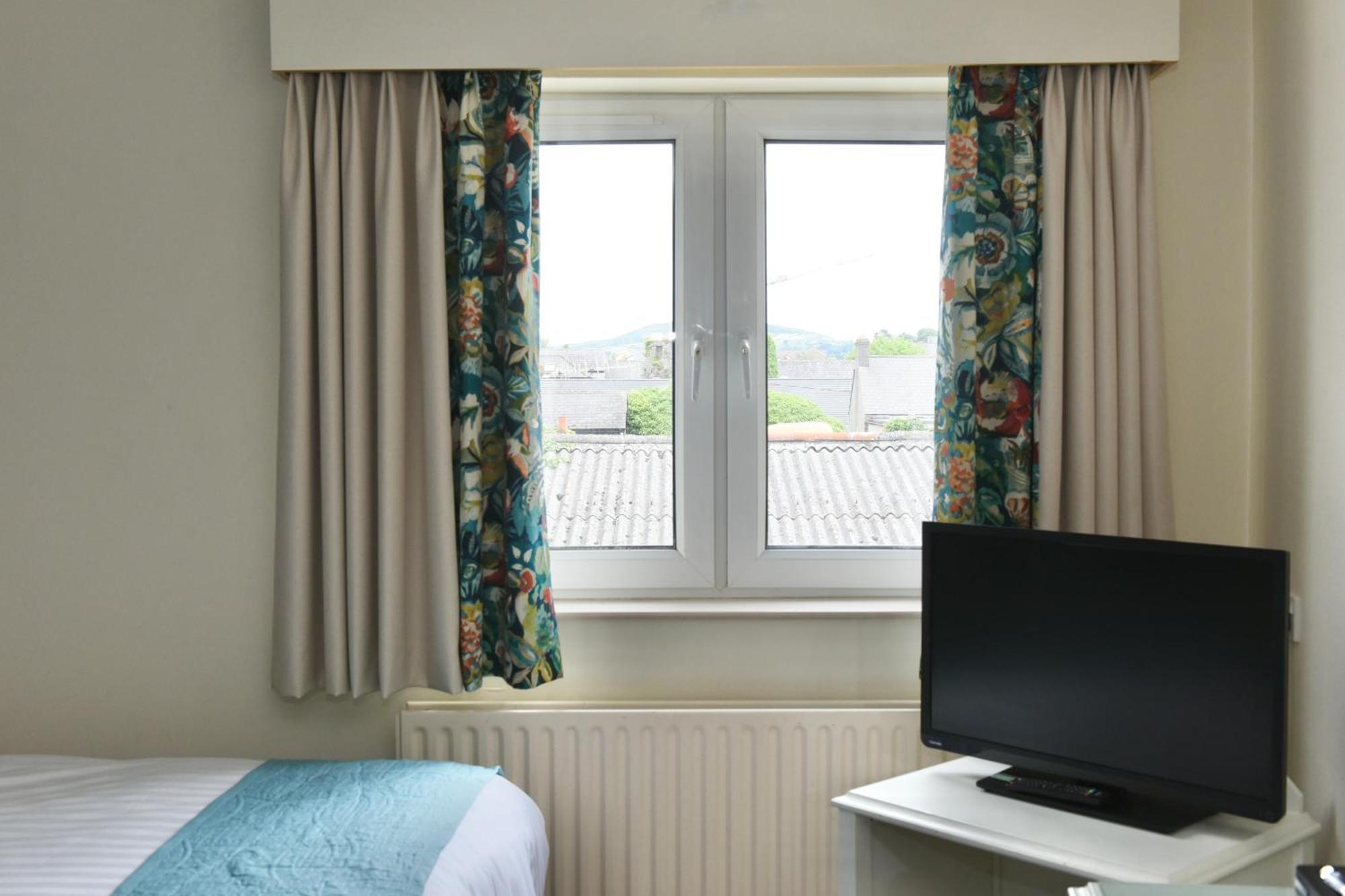 The Lough & Quay Accommodation Town Centre وارين بوينت المظهر الخارجي الصورة