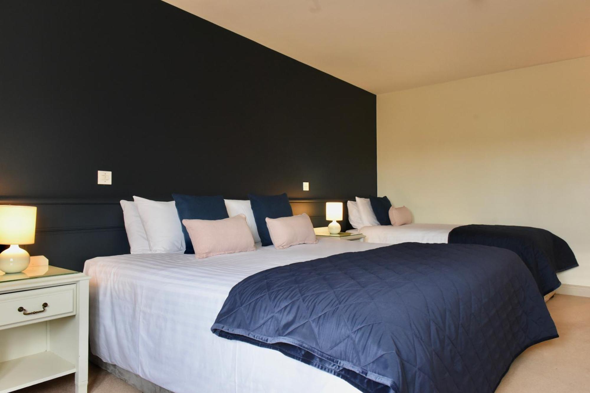 The Lough & Quay Accommodation Town Centre وارين بوينت المظهر الخارجي الصورة