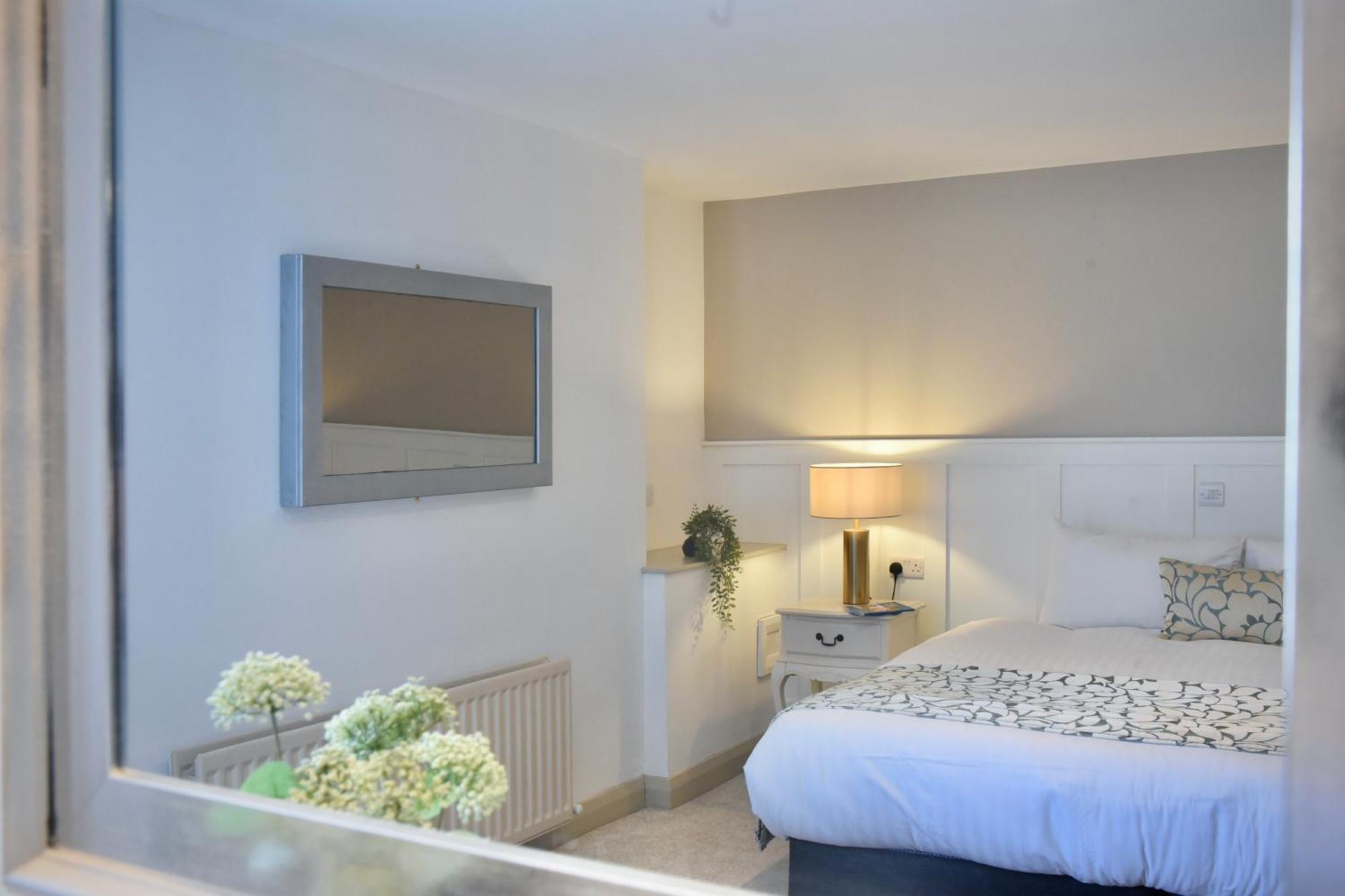 The Lough & Quay Accommodation Town Centre وارين بوينت المظهر الخارجي الصورة