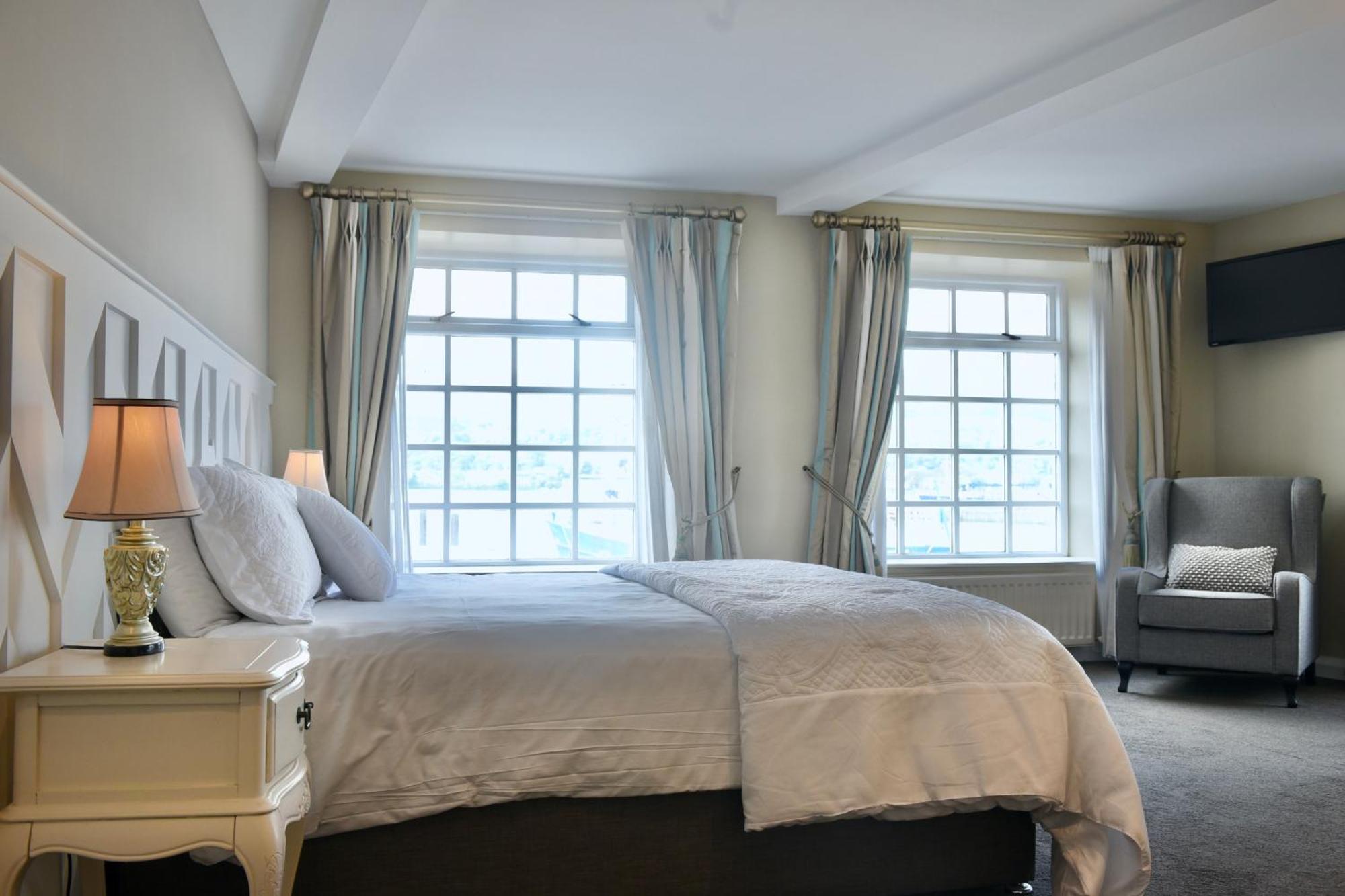 The Lough & Quay Accommodation Town Centre وارين بوينت المظهر الخارجي الصورة